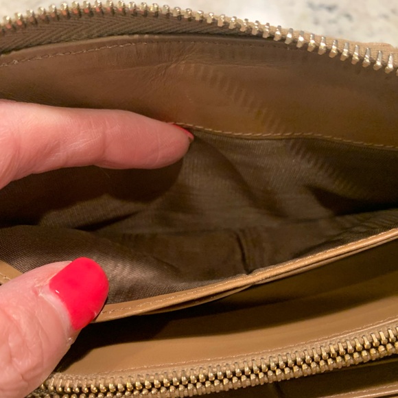 Miu Miu Tan Retired Croc-Embossed Wallet - Picture 8 of 15